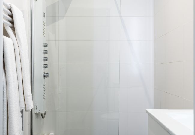 Appartement à Nice - Moderne 2 pieces - ZONE PIETONNE Appartement à Nice - Moderne 2 pieces - ZONE PIETONNE