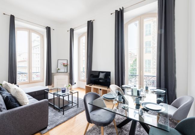  à Nice - Appartement de Charme - Climatisé - Hyper centre