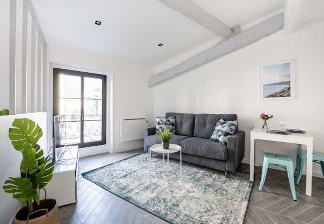 Appartement à Nice - Moderne 2 pieces Port de Nice Appartement à Nice - Moderne 2 pieces Port de Nice