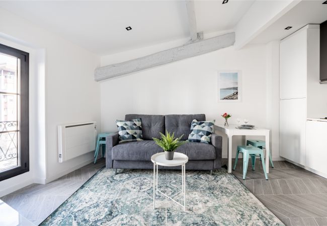 Appartement à Nice - Moderne 2 pieces Port de Nice Appartement à Nice - Moderne 2 pieces Port de Nice