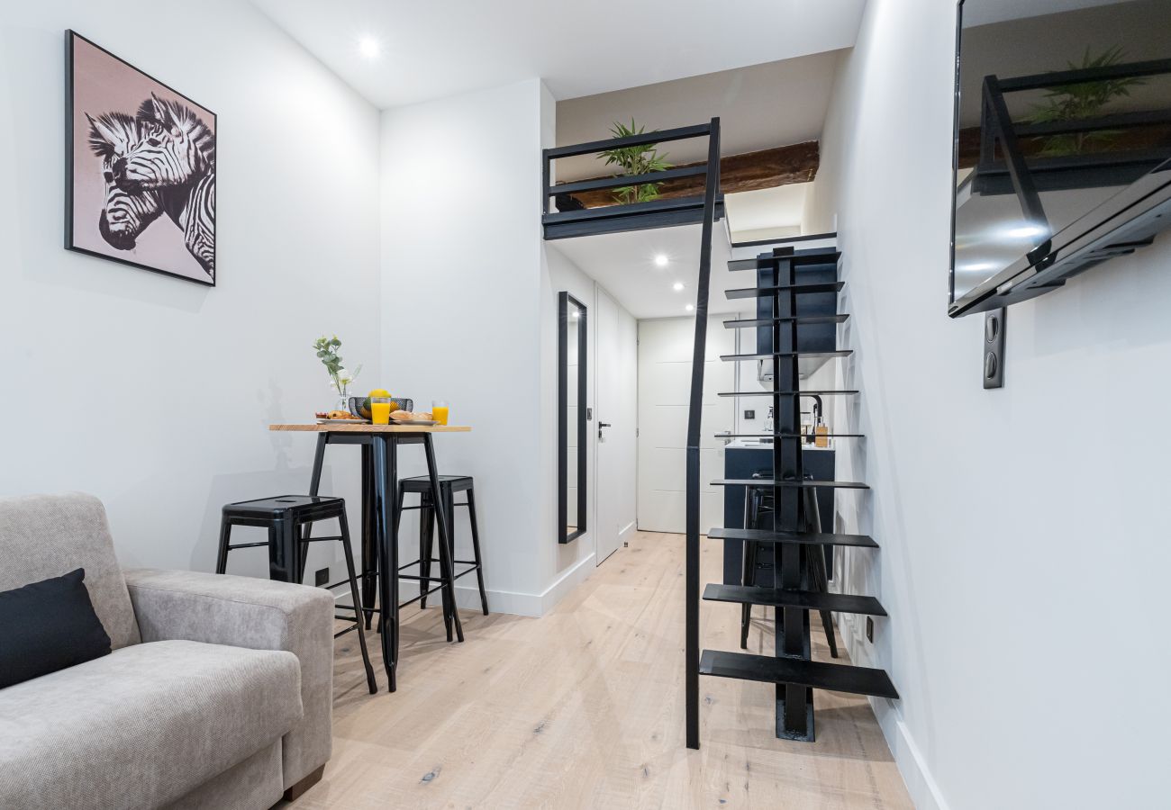 Studio à Nice - Studio Duplex - Vieux Nice - 100m de la mer Studio à Nice - Studio Duplex - Vieux Nice - 100m de la mer