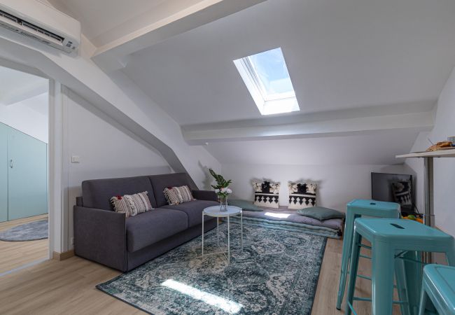 Appartement à Nice - Charmant 2 pieces rénové - dernier étage - A/C Appartement à Nice - Charmant 2 pieces rénové - dernier étage - A/C