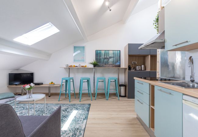 Appartement à Nice - Charmant 2 pieces rénové - dernier étage - A/C Appartement à Nice - Charmant 2 pieces rénové - dernier étage - A/C