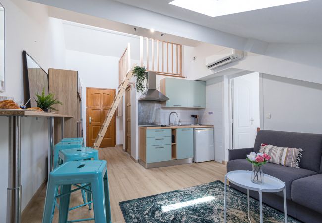 Appartement à Nice - Charmant 2 pieces rénové - dernier étage - A/C Appartement à Nice - Charmant 2 pieces rénové - dernier étage - A/C