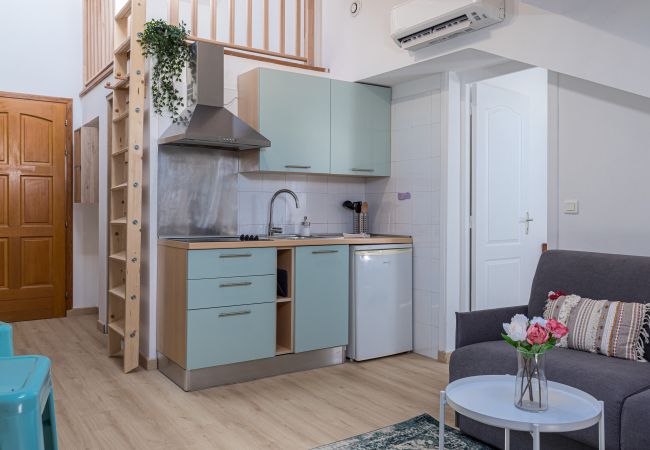 Appartement à Nice - Charmant 2 pieces rénové - dernier étage - A/C Appartement à Nice - Charmant 2 pieces rénové - dernier étage - A/C