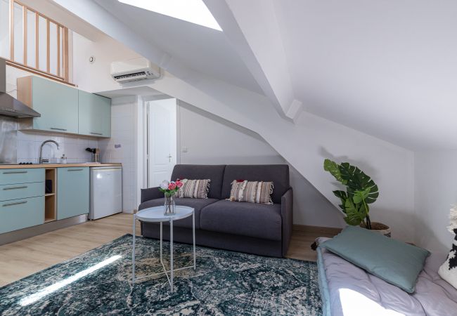 Appartement à Nice - Charmant 2 pieces rénové - dernier étage - A/C Appartement à Nice - Charmant 2 pieces rénové - dernier étage - A/C