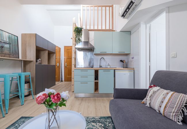 Appartement à Nice - Charmant 2 pieces rénové - dernier étage - A/C Appartement à Nice - Charmant 2 pieces rénové - dernier étage - A/C