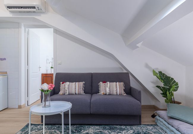 Appartement à Nice - Charmant 2 pieces rénové - dernier étage - A/C Appartement à Nice - Charmant 2 pieces rénové - dernier étage - A/C