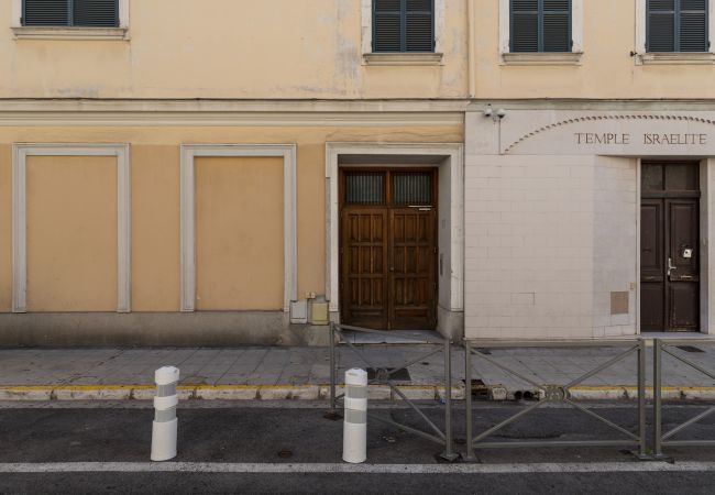 Appartement à Nice - Charmant 2 pieces rénové - dernier étage - A/C Appartement à Nice - Charmant 2 pieces rénové - dernier étage - A/C