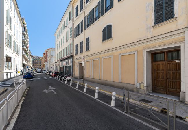 Appartement à Nice - Charmant 2 pieces rénové - dernier étage - A/C Appartement à Nice - Charmant 2 pieces rénové - dernier étage - A/C