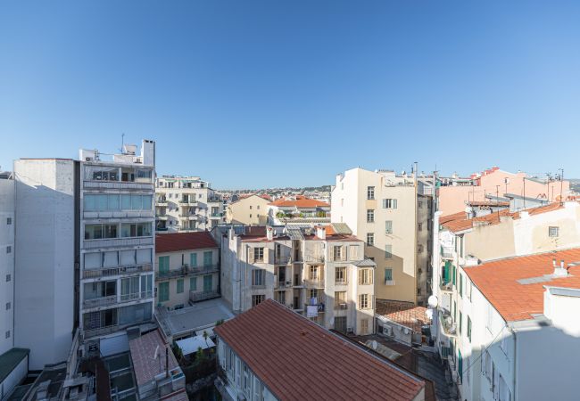 Appartement à Nice - Dernier étage Ascenseur - 1 min Plage et Zone Pietonne Appartement à Nice - Dernier étage Ascenseur - 1 min Plage et Zone Pietonne