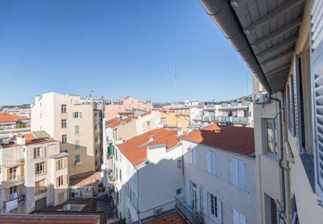 Appartement à Nice - Dernier étage Ascenseur - 1 min Plage et Zone Pietonne Appartement à Nice - Dernier étage Ascenseur - 1 min Plage et Zone Pietonne