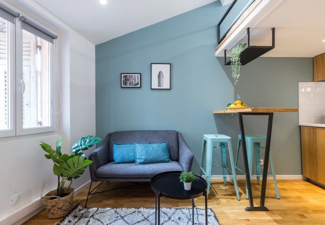 Appartement à Nice - Studio Mezzanine en plein coeur du vieux Nice  Appartement à Nice - Studio Mezzanine en plein coeur du vieux Nice