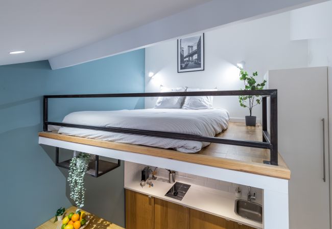 Appartement à Nice - Studio Mezzanine en plein coeur du vieux Nice  Appartement à Nice - Studio Mezzanine en plein coeur du vieux Nice