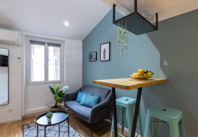 Appartement à Nice - Studio Mezzanine en plein coeur du vieux Nice  Appartement à Nice - Studio Mezzanine en plein coeur du vieux Nice