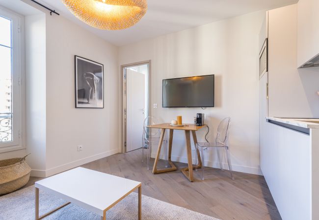 Appartement à Nice - Beau 2 pièces lumineux et cosy - A/C Appartement à Nice - Beau 2 pièces lumineux et cosy - A/C