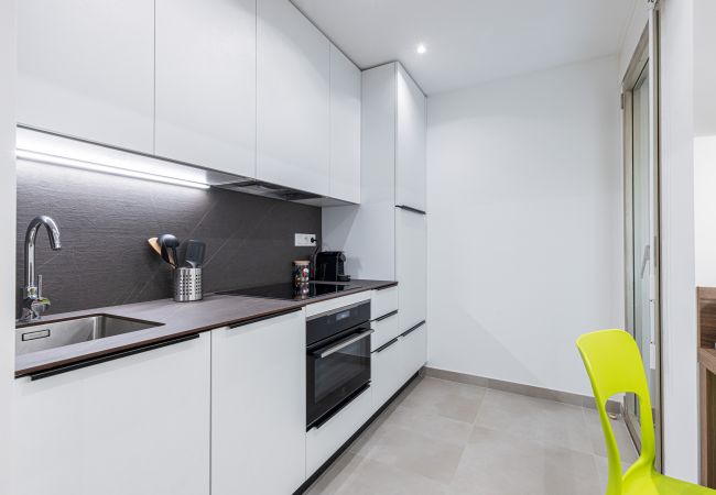 Appartement à Nice - Grand 2 pieces - Tramway - Terrasse - Belle renovation. Appartement à Nice - Grand 2 pieces - Tramway - Terrasse - Belle renovation.