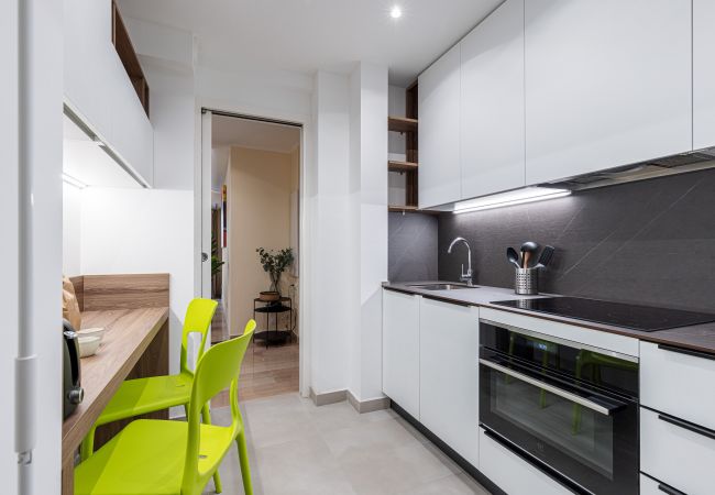 Appartement à Nice - Grand 2 pieces - Tramway - Terrasse - Belle renovation. Appartement à Nice - Grand 2 pieces - Tramway - Terrasse - Belle renovation.