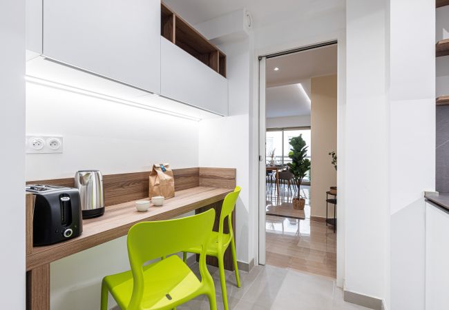 Appartement à Nice - Grand 2 pieces - Tramway - Terrasse - Belle renovation. Appartement à Nice - Grand 2 pieces - Tramway - Terrasse - Belle renovation.