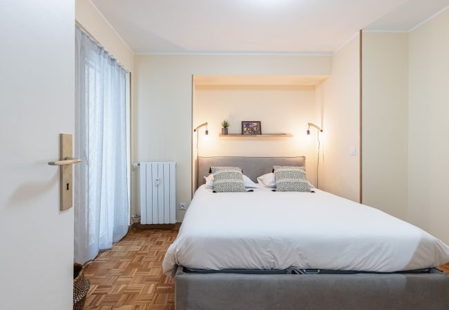 Appartement à Nice - Grand 2 pieces - Tramway - Terrasse - Belle renovation. Appartement à Nice - Grand 2 pieces - Tramway - Terrasse - Belle renovation.