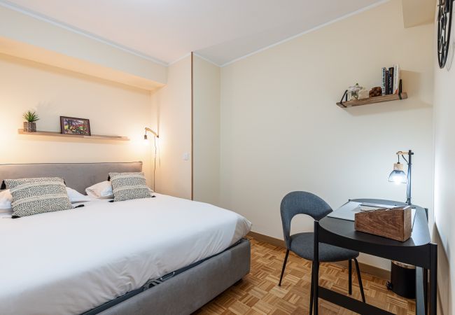 Appartement à Nice - Grand 2 pieces - Tramway - Terrasse - Belle renovation. Appartement à Nice - Grand 2 pieces - Tramway - Terrasse - Belle renovation.