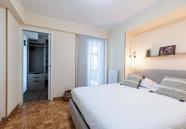 Appartement à Nice - Grand 2 pieces - Tramway - Terrasse - Belle renovation. Appartement à Nice - Grand 2 pieces - Tramway - Terrasse - Belle renovation.