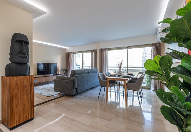 Appartement à Nice - Grand 2 pieces - Tramway - Terrasse - Belle renovation. Appartement à Nice - Grand 2 pieces - Tramway - Terrasse - Belle renovation.