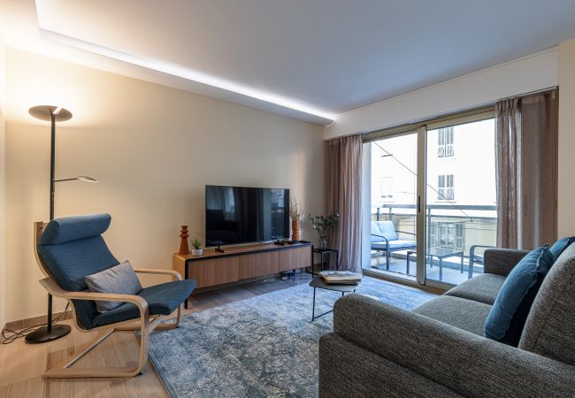 Appartement à Nice - Grand 2 pieces - Tramway - Terrasse - Belle renovation. Appartement à Nice - Grand 2 pieces - Tramway - Terrasse - Belle renovation.