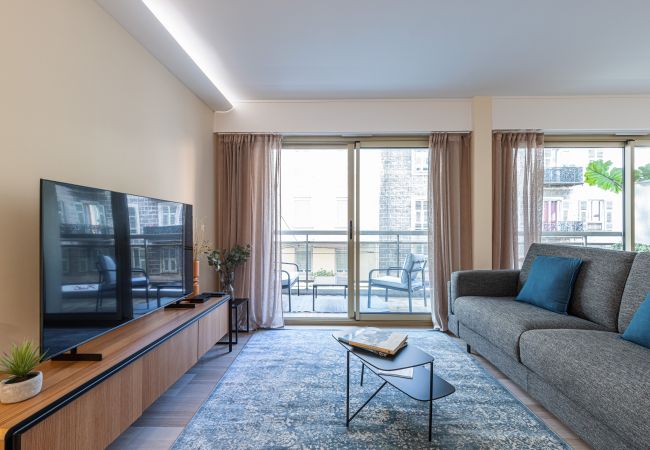 Appartement à Nice - Grand 2 pieces - Tramway - Terrasse - Belle renovation. Appartement à Nice - Grand 2 pieces - Tramway - Terrasse - Belle renovation.