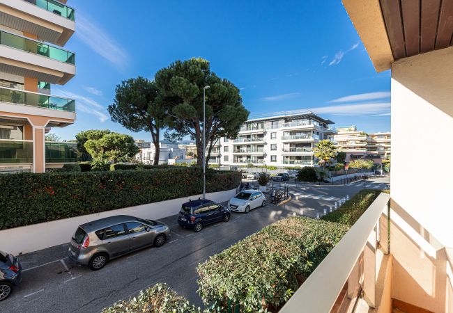 Appartement à Saint-Laurent-du-Var - Grand 3p familial - 300m de la mer - A/C Appartement à Saint-Laurent-du-Var - Grand 3p familial - 300m de la mer - A/C