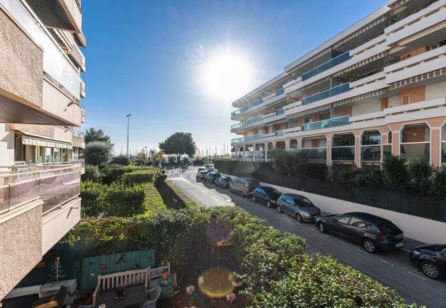 Appartement à Saint-Laurent-du-Var - Grand 3p familial - 300m de la mer - A/C Appartement à Saint-Laurent-du-Var - Grand 3p familial - 300m de la mer - A/C