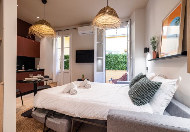 Studio à Nice - Studio avec terrasse climatisé - Quartier du Port Studio à Nice - Studio avec terrasse climatisé - Quartier du Port