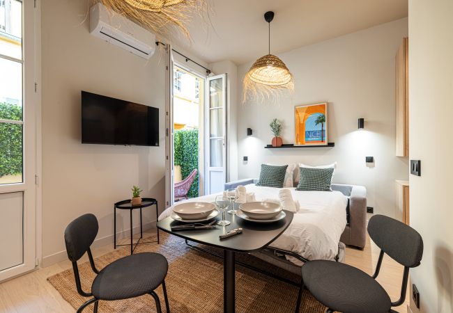 Studio à Nice - Studio avec terrasse climatisé - Quartier du Port Studio à Nice - Studio avec terrasse climatisé - Quartier du Port