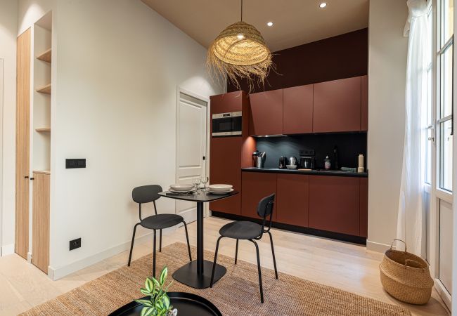 Studio à Nice - Studio avec terrasse climatisé - Quartier du Port Studio à Nice - Studio avec terrasse climatisé - Quartier du Port