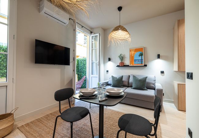 Studio à Nice - Studio avec terrasse climatisé - Quartier du Port Studio à Nice - Studio avec terrasse climatisé - Quartier du Port