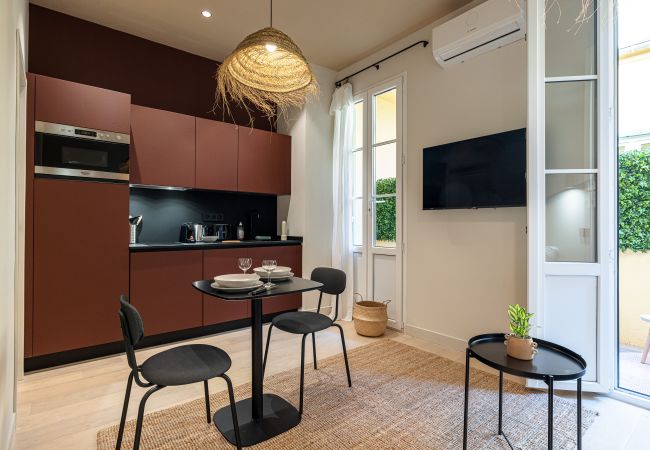 Studio à Nice - Studio avec terrasse climatisé - Quartier du Port Studio à Nice - Studio avec terrasse climatisé - Quartier du Port