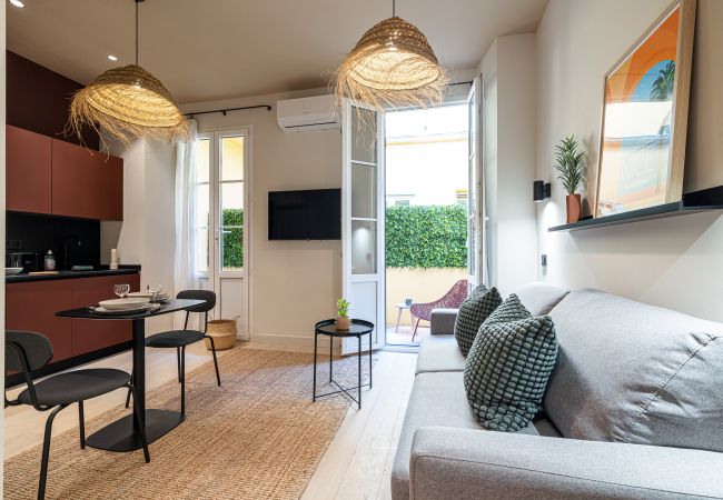 Studio à Nice - Studio avec terrasse climatisé - Quartier du Port Studio à Nice - Studio avec terrasse climatisé - Quartier du Port