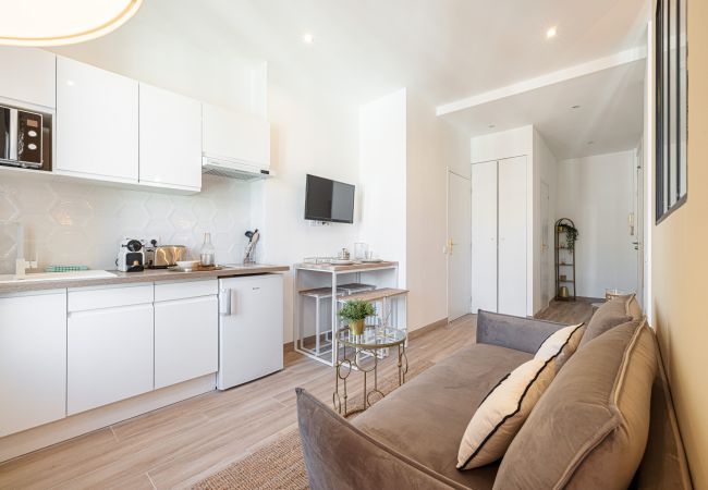 Appartement à Nice - Studio lumineux - Riquier - Climatisé Appartement à Nice - Studio lumineux - Riquier - Climatisé