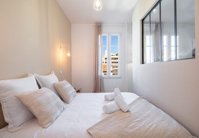 Appartement à Nice - Studio lumineux - Riquier - Climatisé Appartement à Nice - Studio lumineux - Riquier - Climatisé