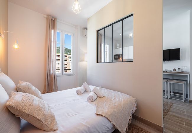 Appartement à Nice - Studio lumineux - Riquier - Climatisé Appartement à Nice - Studio lumineux - Riquier - Climatisé