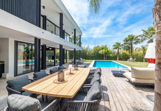 Villa à Mougins - Villa Unique - Contemporaine - Piscine - Climatisation Villa à Mougins - Villa Unique - Contemporaine - Piscine - Climatisation
