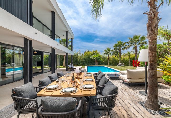 Villa à Mougins - Villa Unique - Contemporaine - Piscine - Climatisation Villa à Mougins - Villa Unique - Contemporaine - Piscine - Climatisation