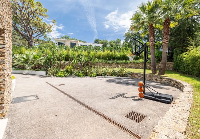 Villa à Mougins - Villa Unique - Contemporaine - Piscine - Climatisation Villa à Mougins - Villa Unique - Contemporaine - Piscine - Climatisation