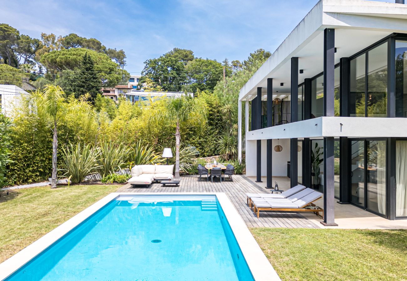 Villa à Mougins - Villa Unique - Contemporaine - Piscine - Climatisation Villa à Mougins - Villa Unique - Contemporaine - Piscine - Climatisation