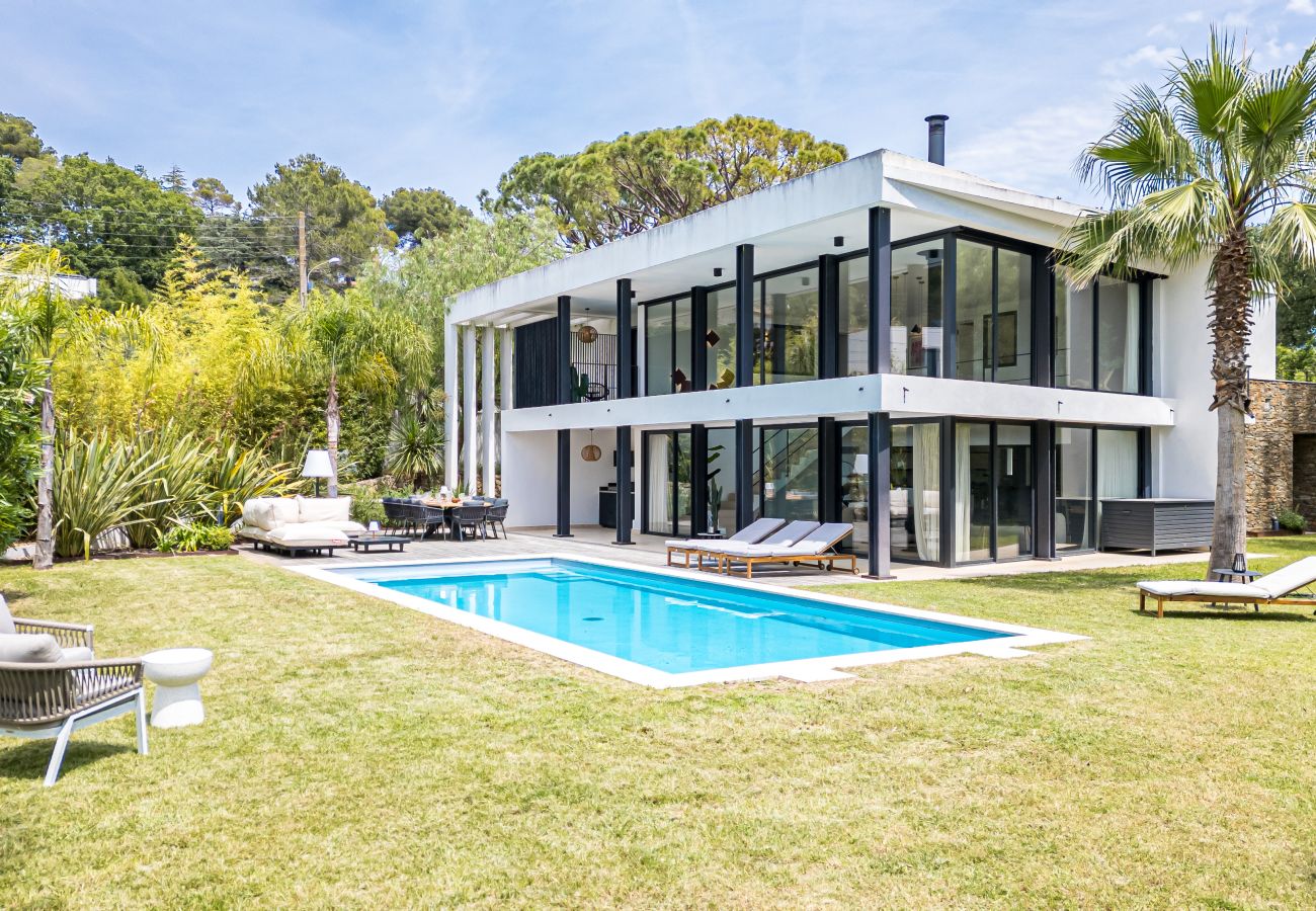 Villa à Mougins - Villa Unique - Contemporaine - Piscine - Climatisation Villa à Mougins - Villa Unique - Contemporaine - Piscine - Climatisation