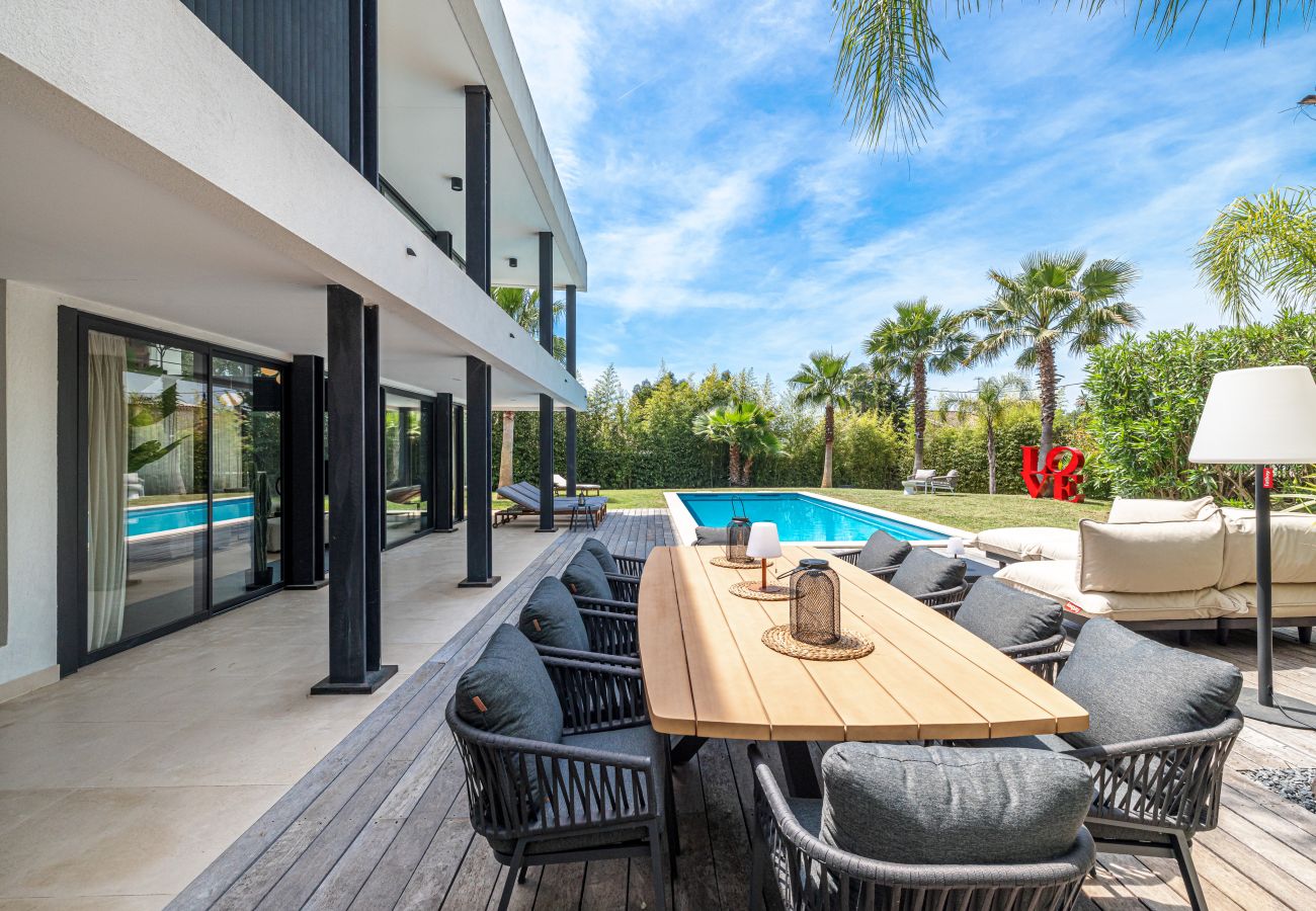 Villa à Mougins - Villa Unique - Contemporaine - Piscine - Climatisation Villa à Mougins - Villa Unique - Contemporaine - Piscine - Climatisation