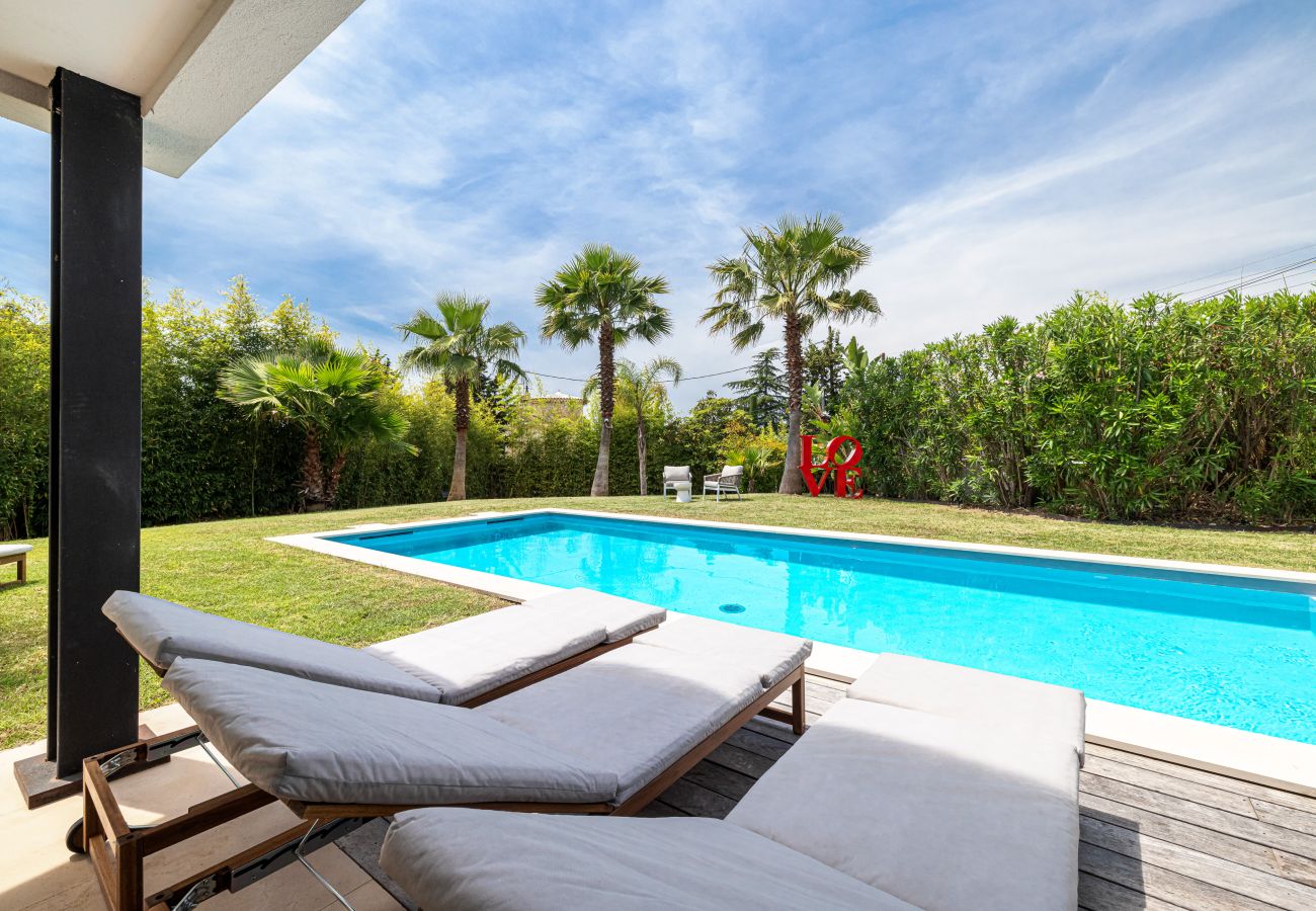 Villa à Mougins - Villa Unique - Contemporaine - Piscine - Climatisation Villa à Mougins - Villa Unique - Contemporaine - Piscine - Climatisation