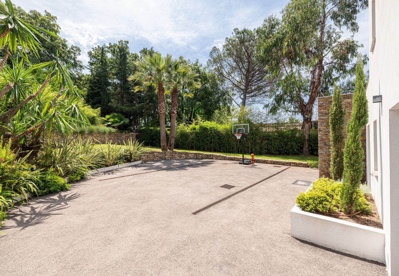 Villa à Mougins - Villa Unique - Contemporaine - Piscine - Climatisation Villa à Mougins - Villa Unique - Contemporaine - Piscine - Climatisation