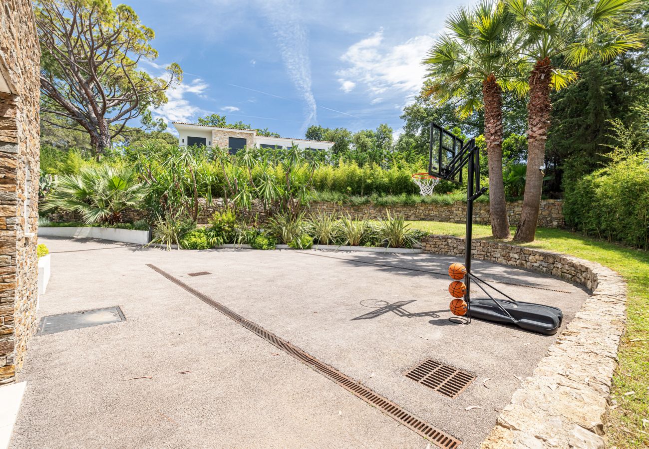 Villa à Mougins - Villa Unique - Contemporaine - Piscine - Climatisation Villa à Mougins - Villa Unique - Contemporaine - Piscine - Climatisation