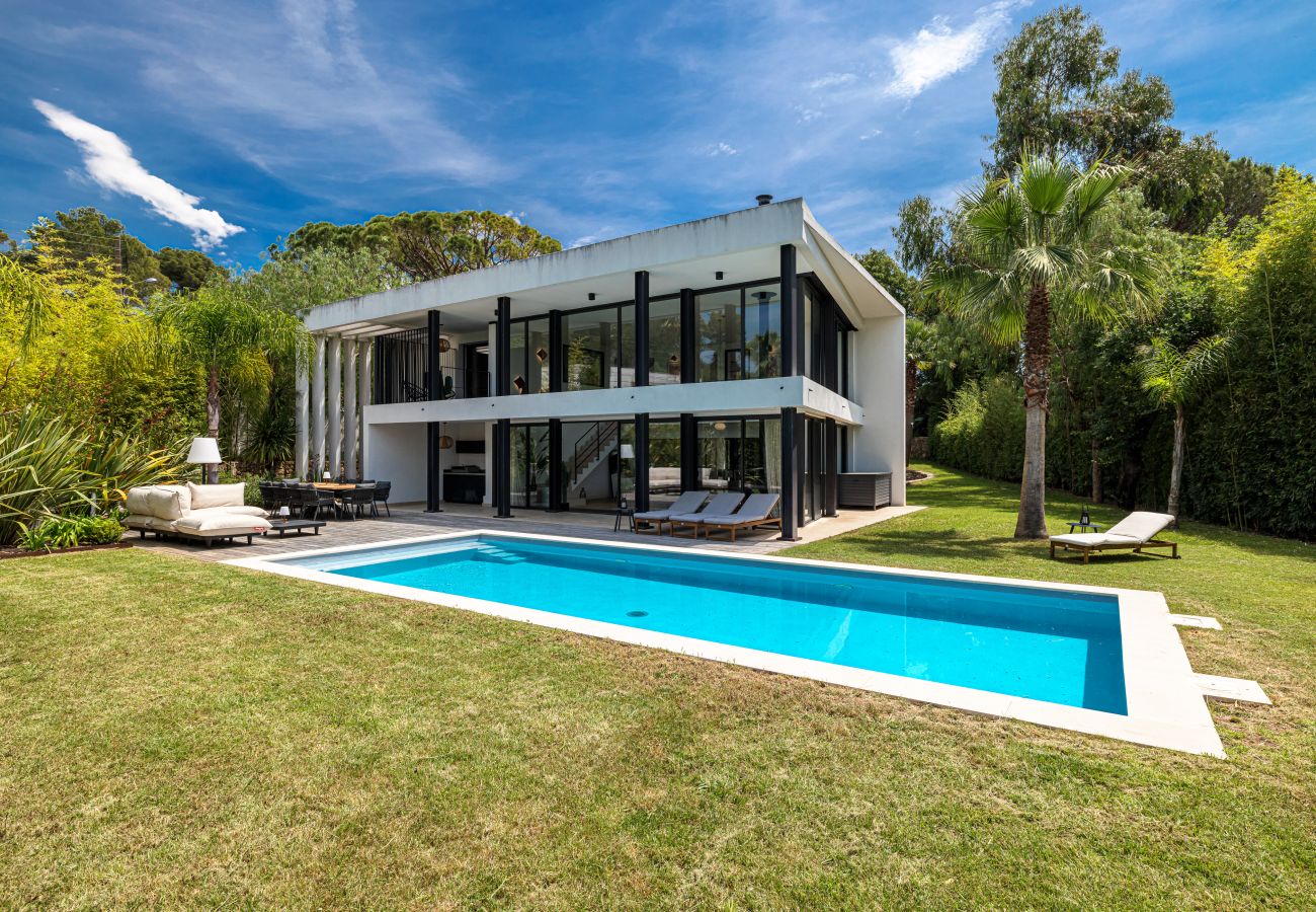 Villa à Mougins - Villa Unique - Contemporaine - Piscine - Climatisation Villa à Mougins - Villa Unique - Contemporaine - Piscine - Climatisation